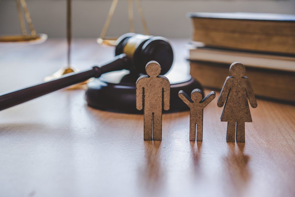 Guía Esencial para Sobrevivir a un Divorcio: Consejos Prácticos de Abogados de Familia